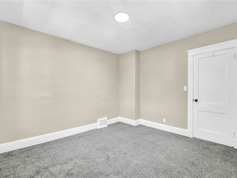 15517 Kipling Avenue, Cleveland, OH 44110 Photo 37