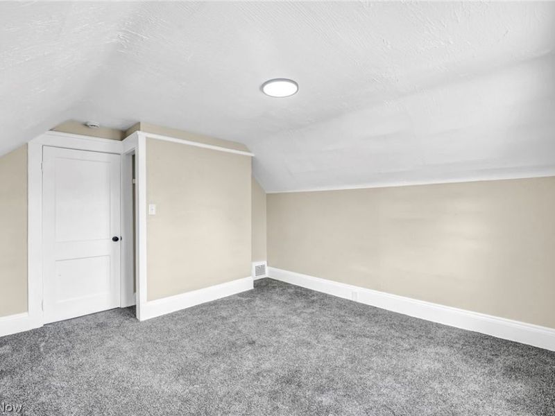 15517 Kipling Avenue, Cleveland, OH 44110 Photo 39