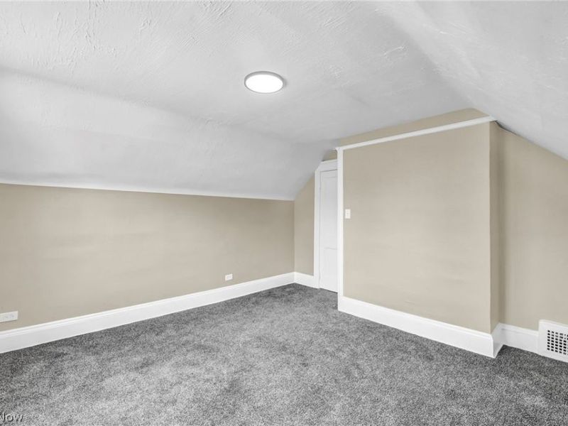 15517 Kipling Avenue, Cleveland, OH 44110 Photo 41