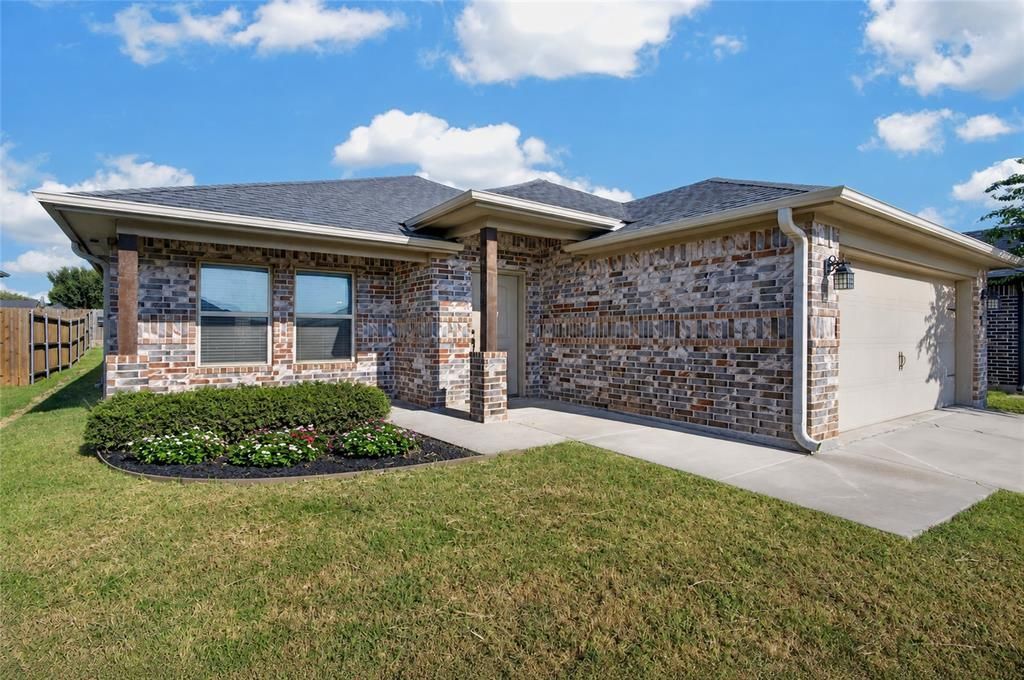 2304 Southridge Lane, Sherman, TX 75092 Main Photo