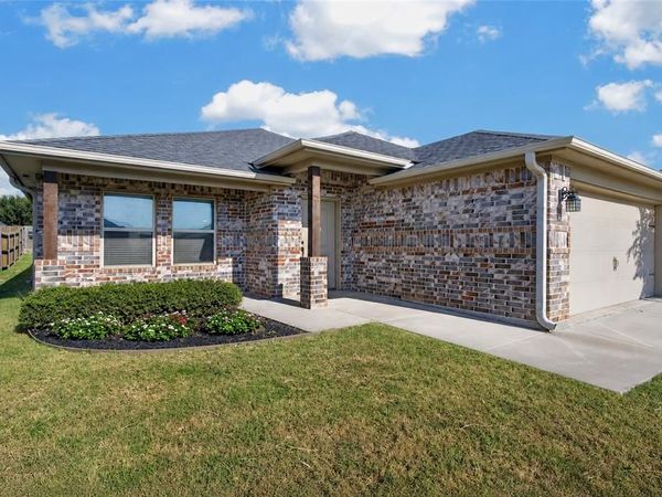 2304 Southridge Lane, Sherman, TX 75092