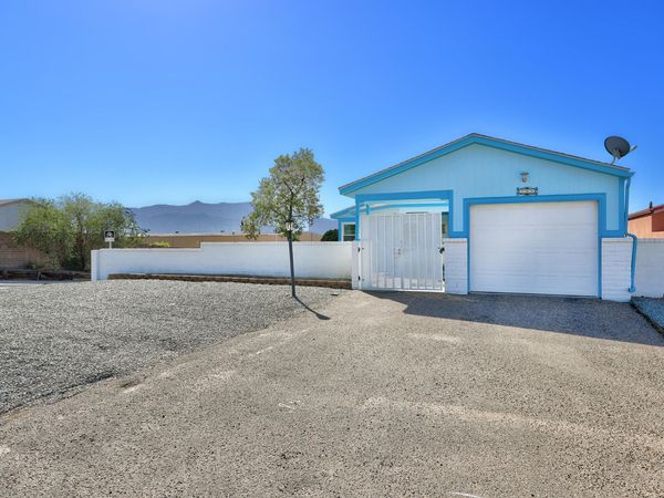 286 Pearl Drive NE, Rio Rancho, NM 87124