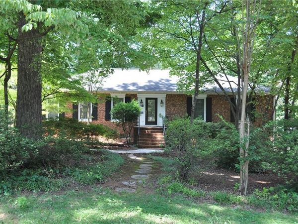 2005 Downing Street, Greensboro, NC 27410