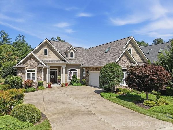 134 Whistlewood Lane, Hendersonville, NC 28739