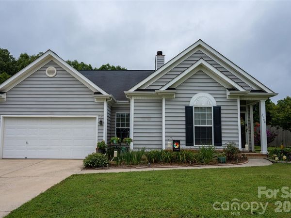 2568 Governors Pointe Court NE, Concord, NC 28025