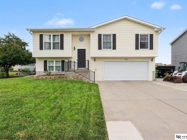10821 N 136 Street, Waverly, NE 68462