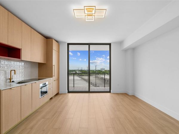 90 NE 32nd St , Unit 918, Miami, FL 33127