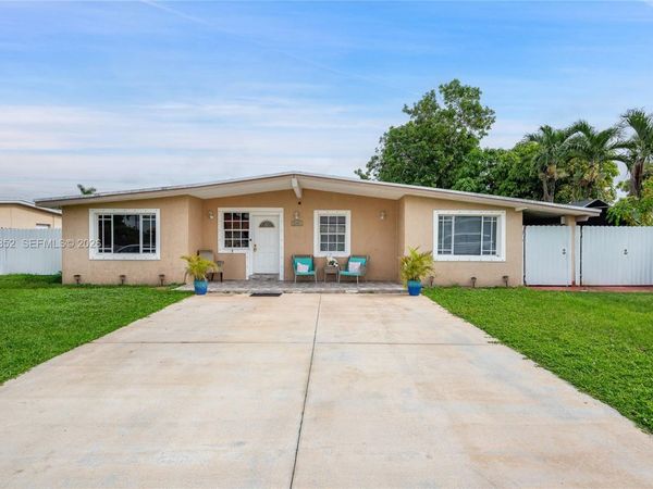 11451 SW 43rd St , Miami, FL 33165