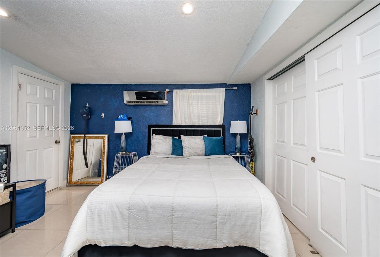 11451 SW 43rd St , Miami, FL 33165 Photo