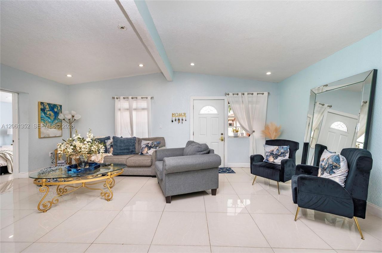 11451 SW 43rd St , Miami, FL 33165 Photo