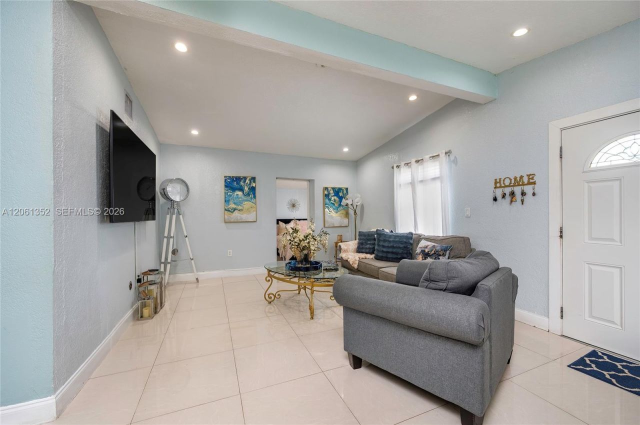 11451 SW 43rd St , Miami, FL 33165 Photo