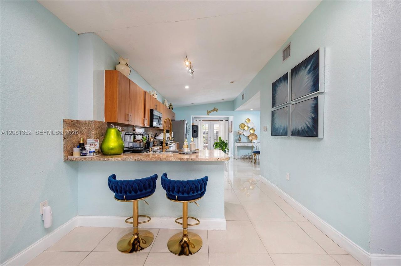 11451 SW 43rd St , Miami, FL 33165 Photo