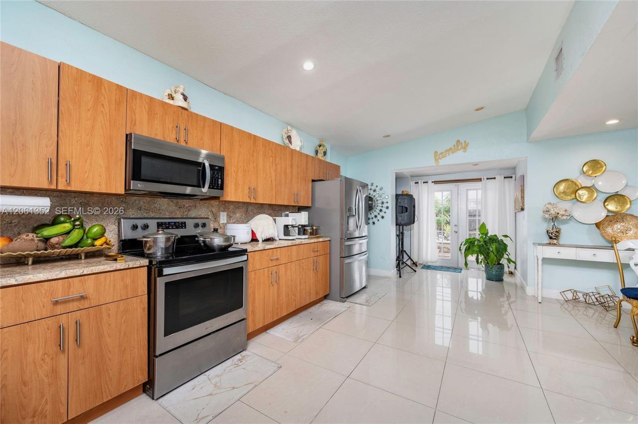 11451 SW 43rd St , Miami, FL 33165 Photo