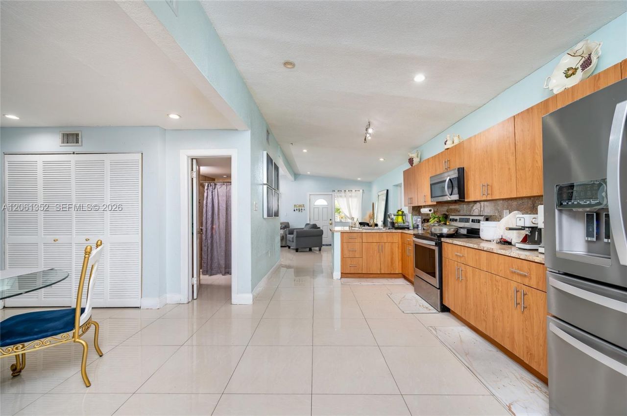 11451 SW 43rd St , Miami, FL 33165 Photo
