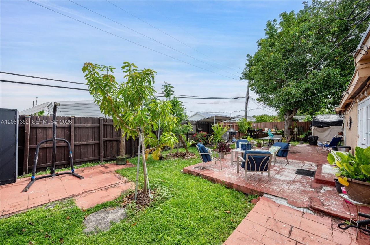 11451 SW 43rd St , Miami, FL 33165 Photo