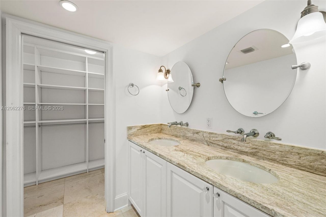 600 Grapetree Dr, Unit 11DN, Key Biscayne, FL 33149 Photo