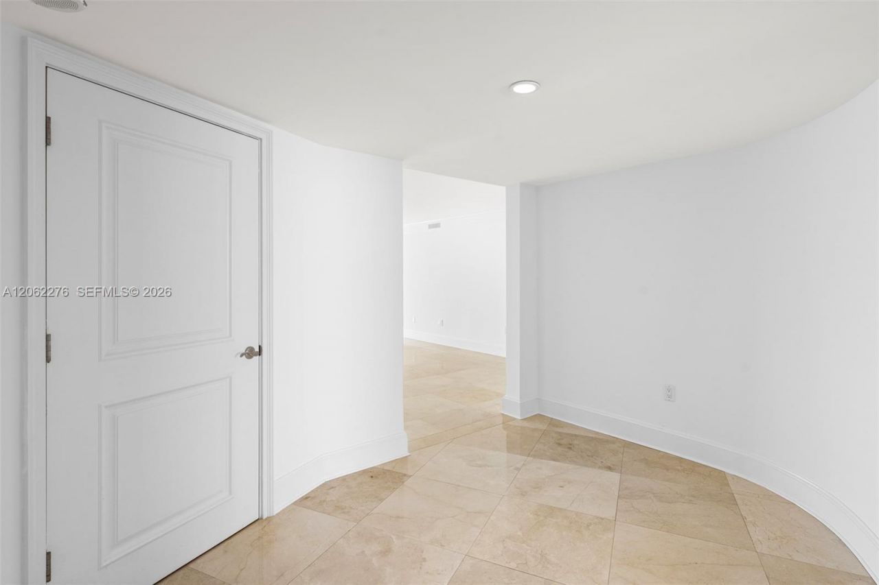 600 Grapetree Dr, Unit 11DN, Key Biscayne, FL 33149 Photo