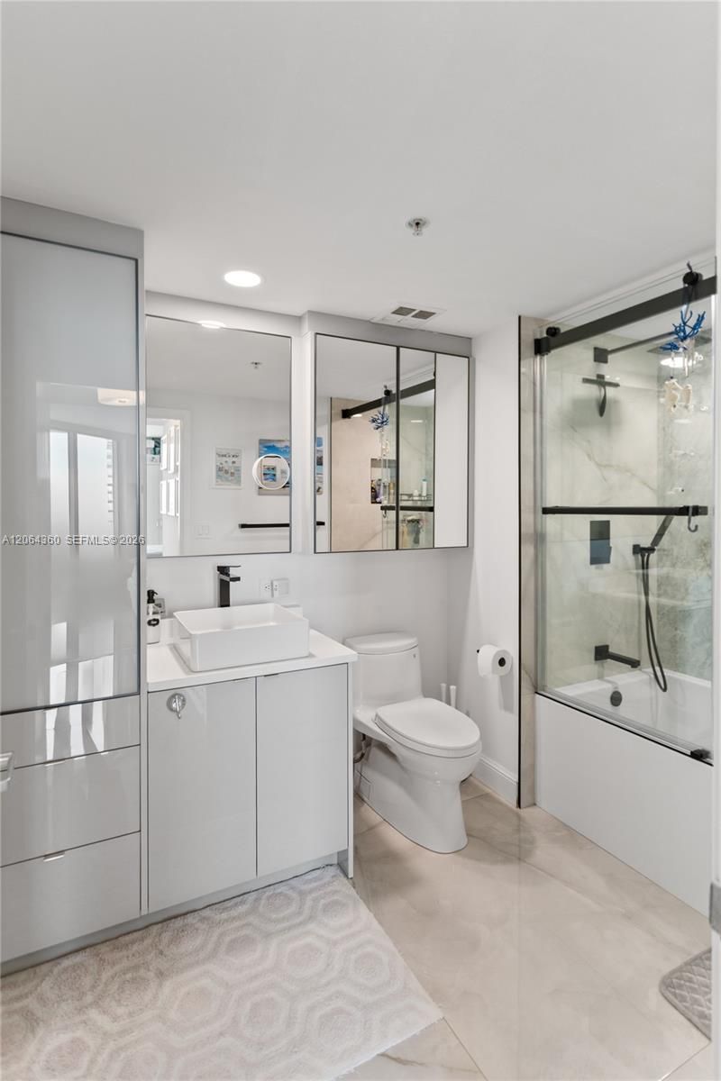 325 S Biscayne Blvd , Unit 3421, Miami, FL 33131 Photo