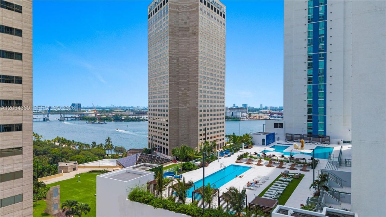 325 S Biscayne Blvd , Unit 3421, Miami, FL 33131 Photo