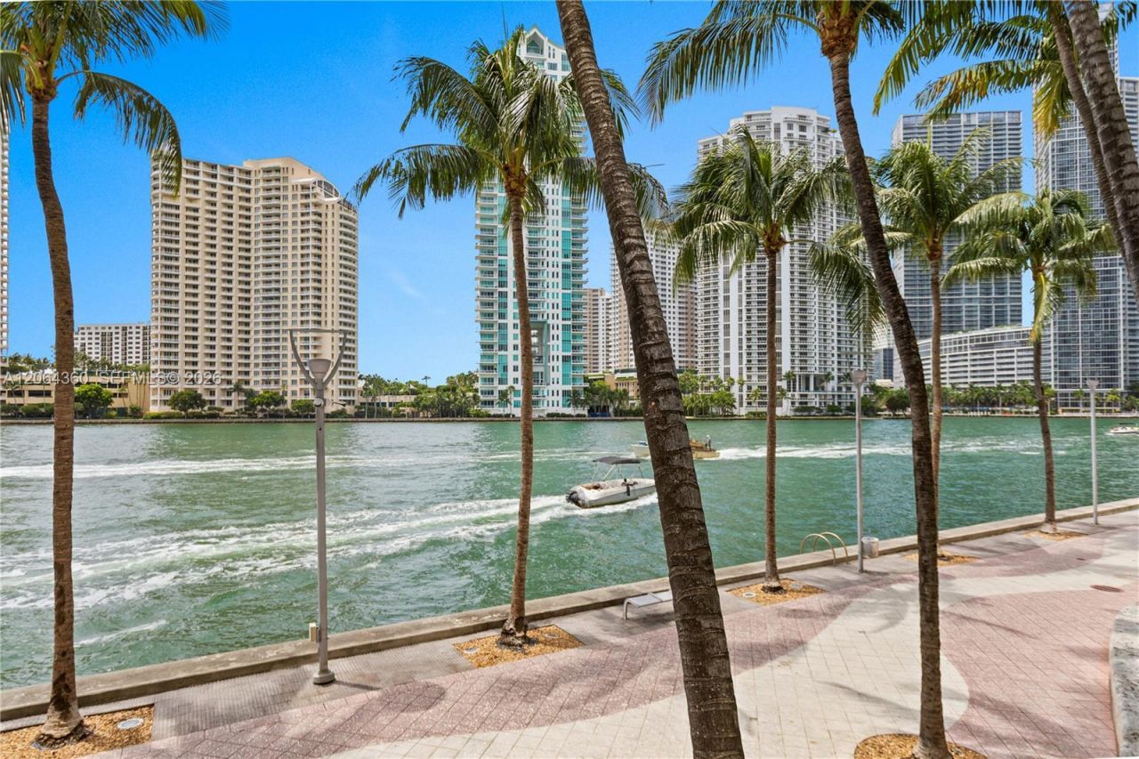 325 S Biscayne Blvd , Unit 3421, Miami, FL 33131 Photo