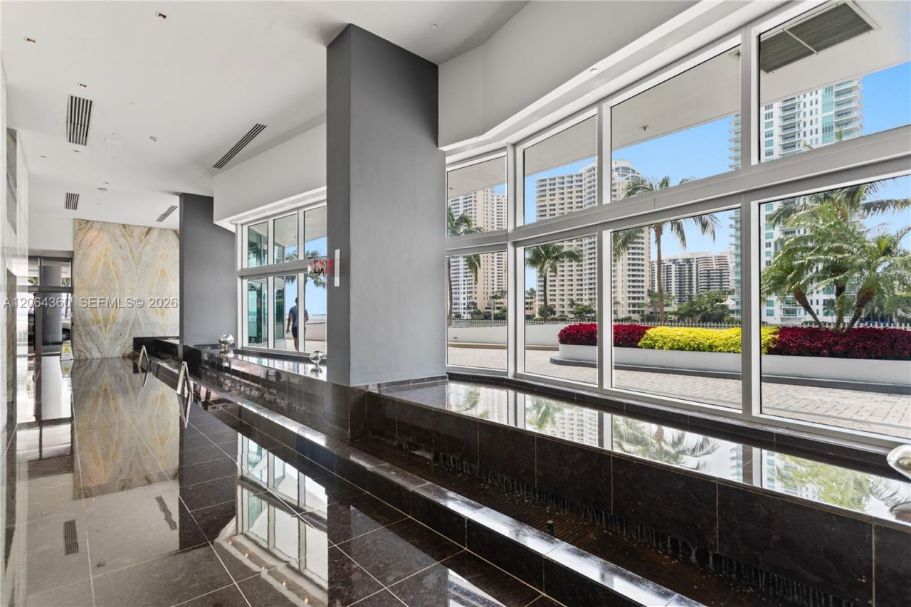 325 S Biscayne Blvd , Unit 3421, Miami, FL 33131 Photo