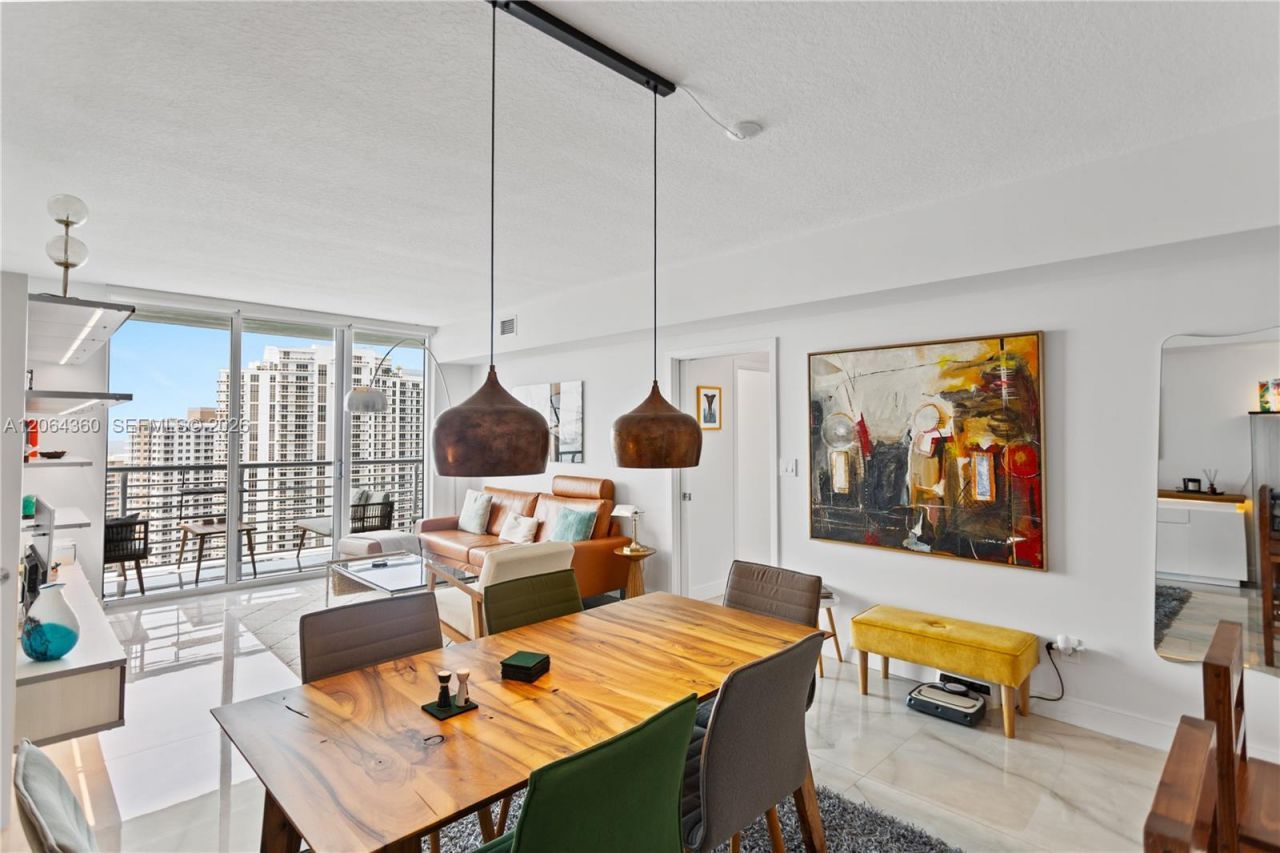 325 S Biscayne Blvd , Unit 3421, Miami, FL 33131 Photo