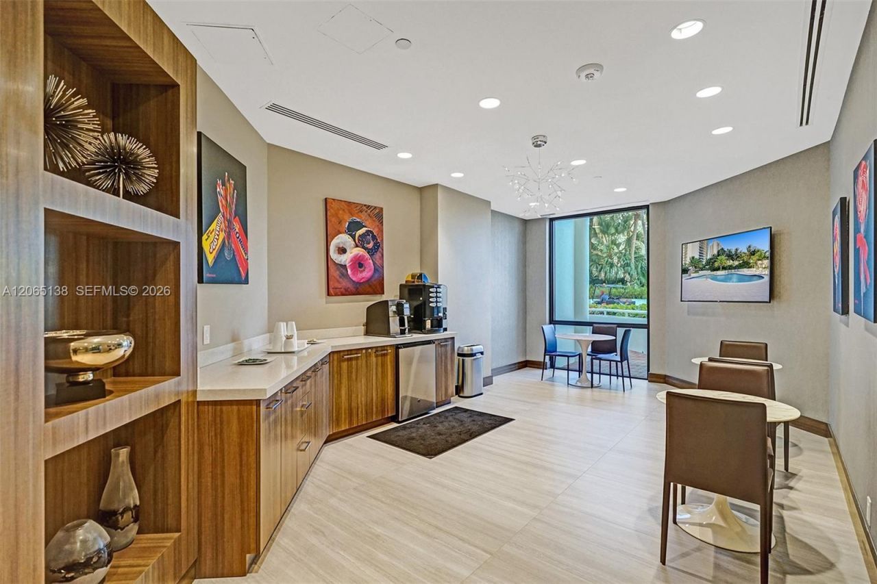 3000 Island Blvd , Unit 332, Aventura, FL 33160 Photo