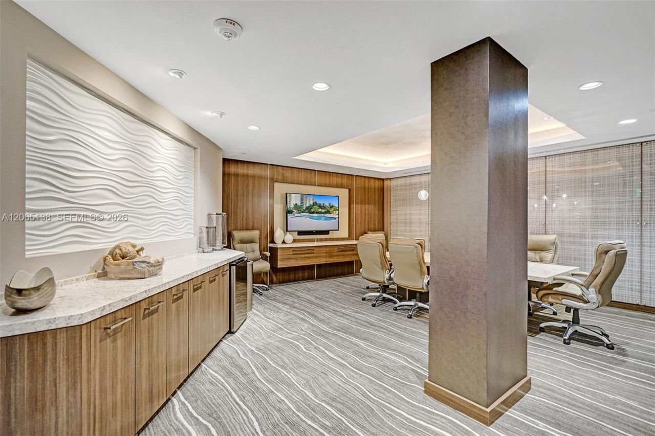 3000 Island Blvd , Unit 332, Aventura, FL 33160 Photo