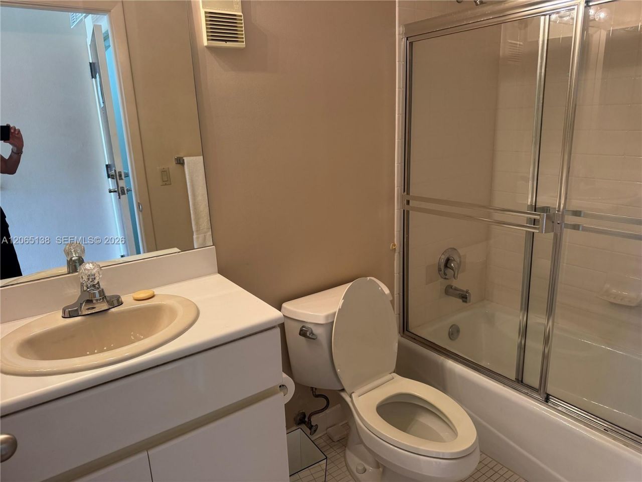3000 Island Blvd , Unit 332, Aventura, FL 33160 Photo