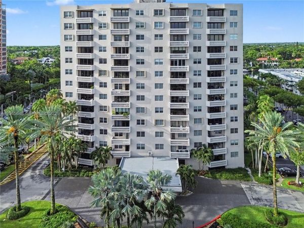 90 Edgewater Dr, Unit 818, Coral Gables, FL 33133