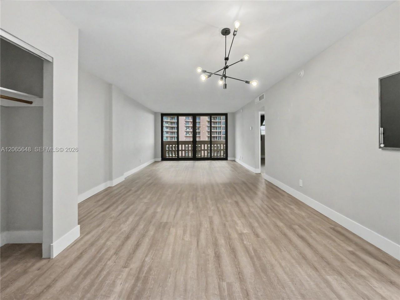 90 Edgewater Dr, Unit 818, Coral Gables, FL 33133 Photo