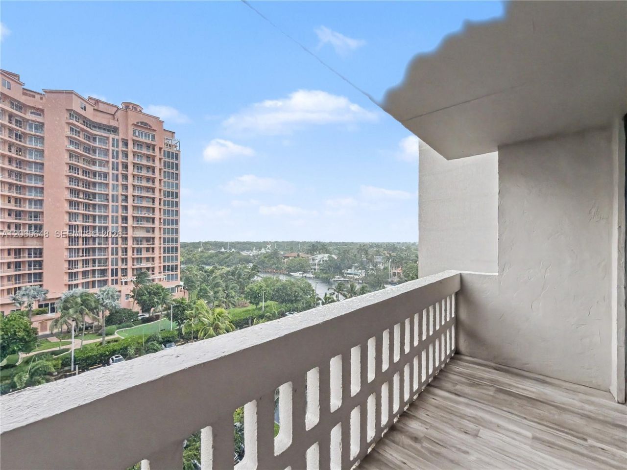 90 Edgewater Dr, Unit 818, Coral Gables, FL 33133 Photo