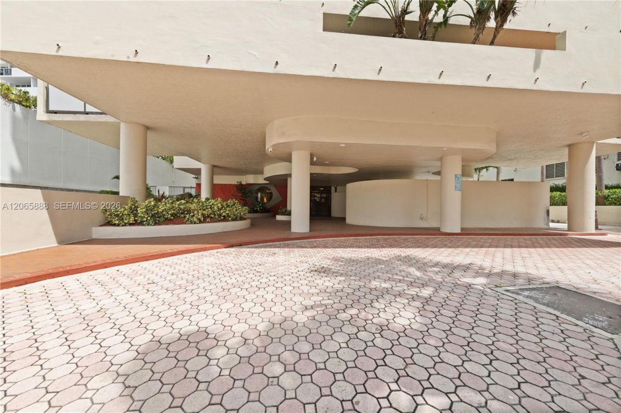 1621 Collins Ave , Unit 908, Miami Beach, FL 33139 Photo