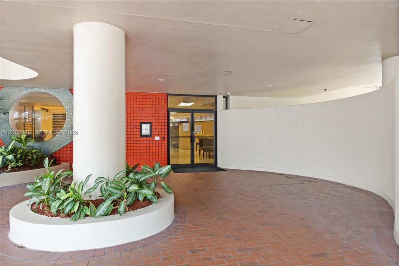 1621 Collins Ave , Unit 908, Miami Beach, FL 33139 Photo