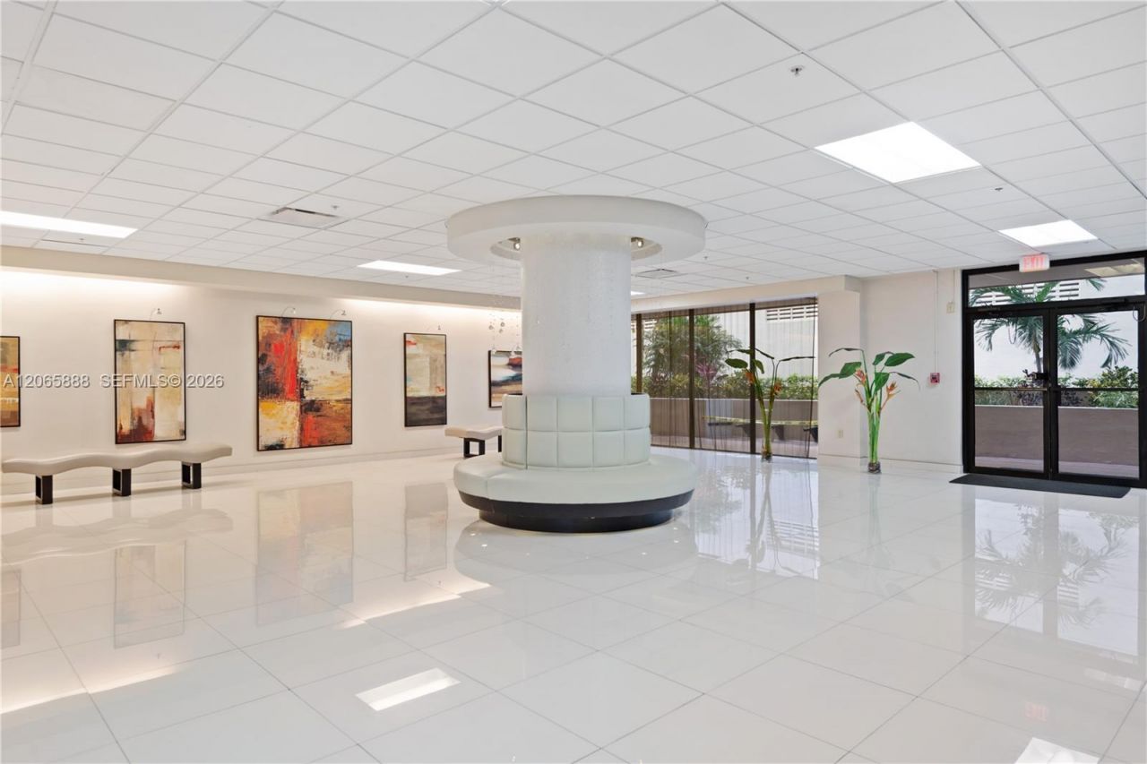 1621 Collins Ave , Unit 908, Miami Beach, FL 33139 Photo