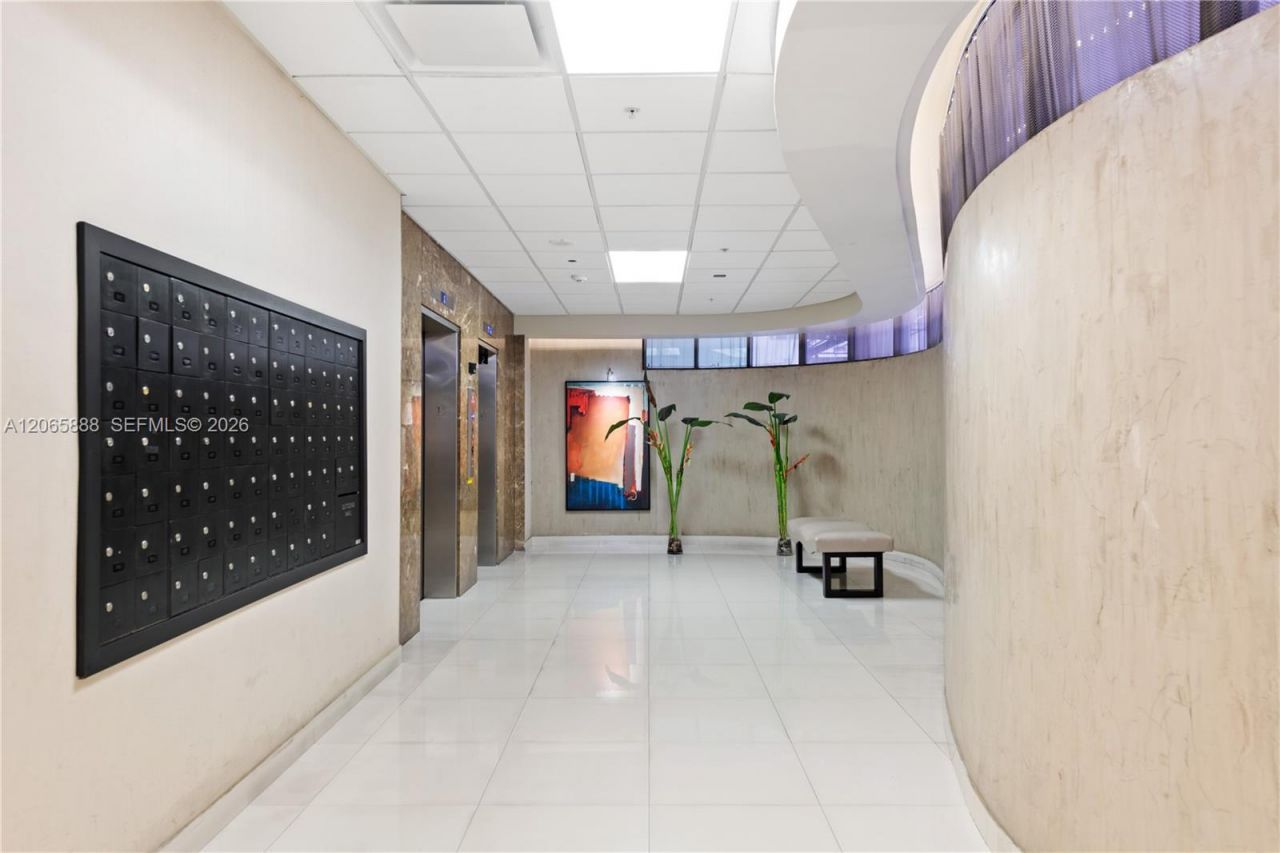 1621 Collins Ave , Unit 908, Miami Beach, FL 33139 Photo