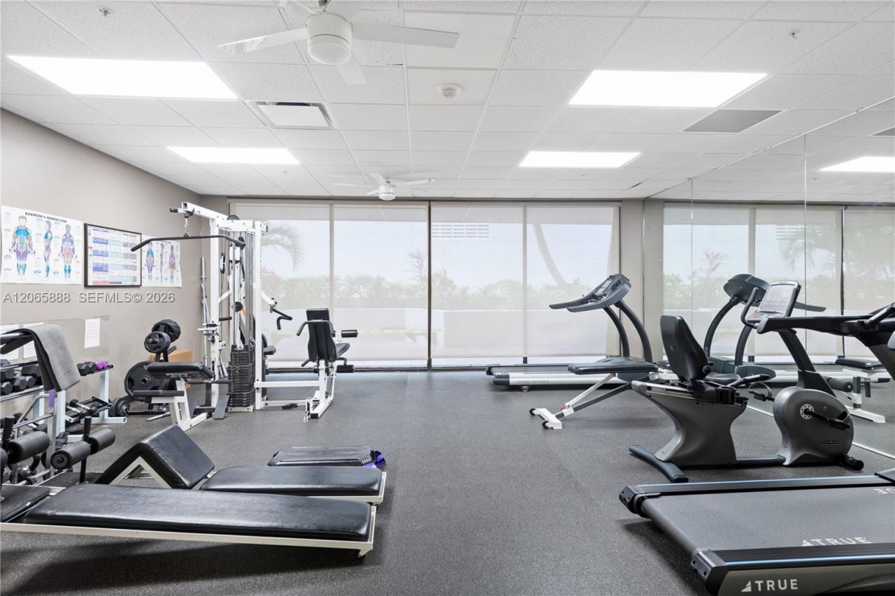 1621 Collins Ave , Unit 908, Miami Beach, FL 33139 Photo