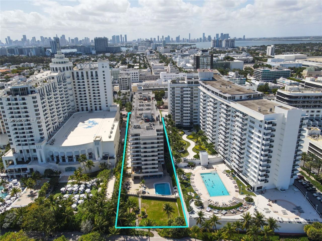 1621 Collins Ave , Unit 908, Miami Beach, FL 33139 Photo