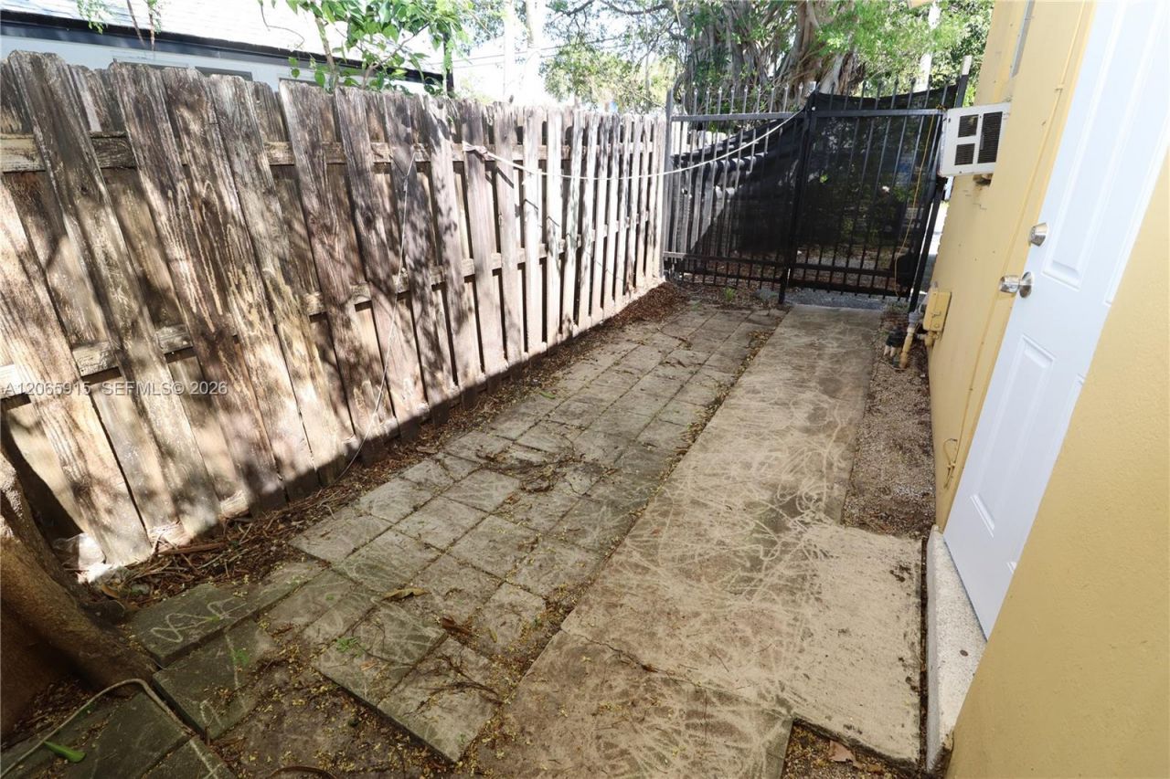1341 NE 5th Ter, Unit 3, Fort Lauderdale, FL 33304 Photo