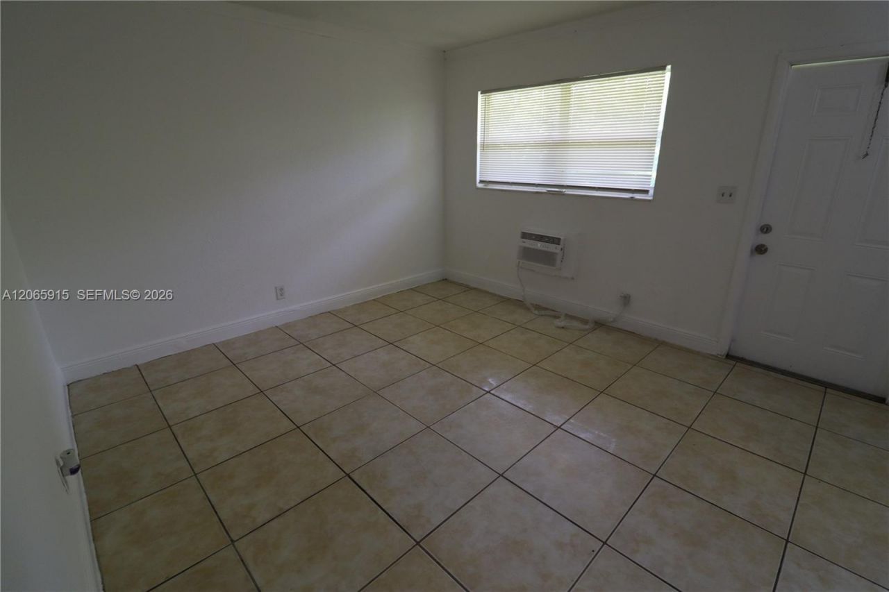 1341 NE 5th Ter, Unit 3, Fort Lauderdale, FL 33304 Photo