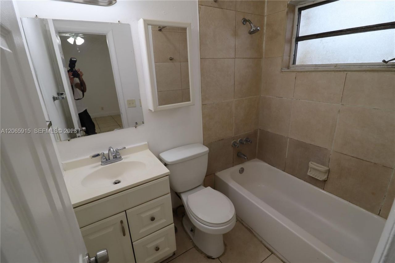 1341 NE 5th Ter, Unit 3, Fort Lauderdale, FL 33304 Photo