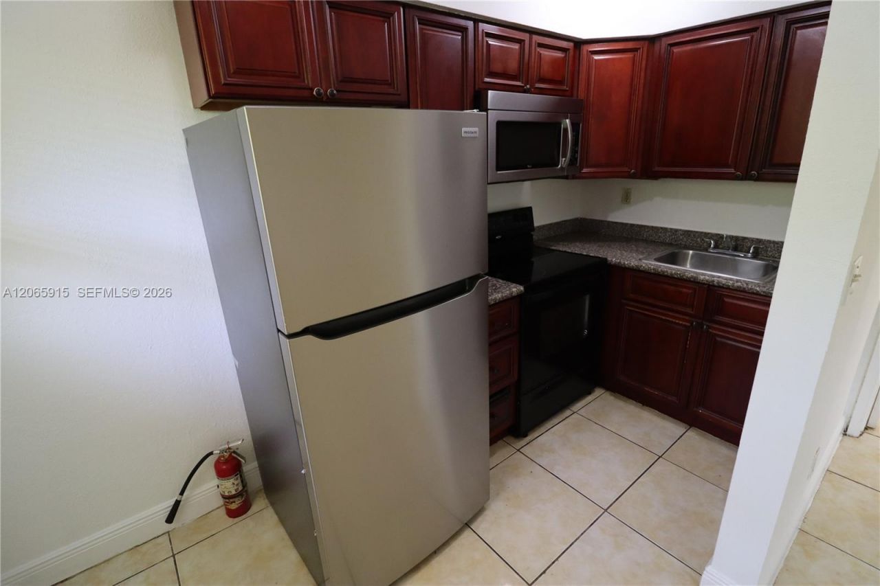1341 NE 5th Ter, Unit 3, Fort Lauderdale, FL 33304 Photo