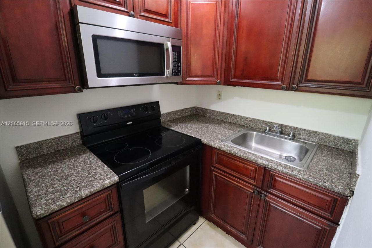 1341 NE 5th Ter, Unit 3, Fort Lauderdale, FL 33304 Photo