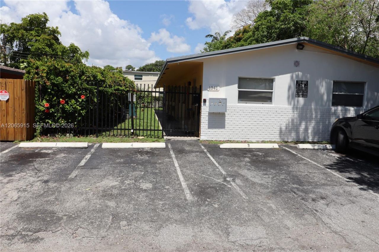 1341 NE 5th Ter, Unit 3, Fort Lauderdale, FL 33304 Photo