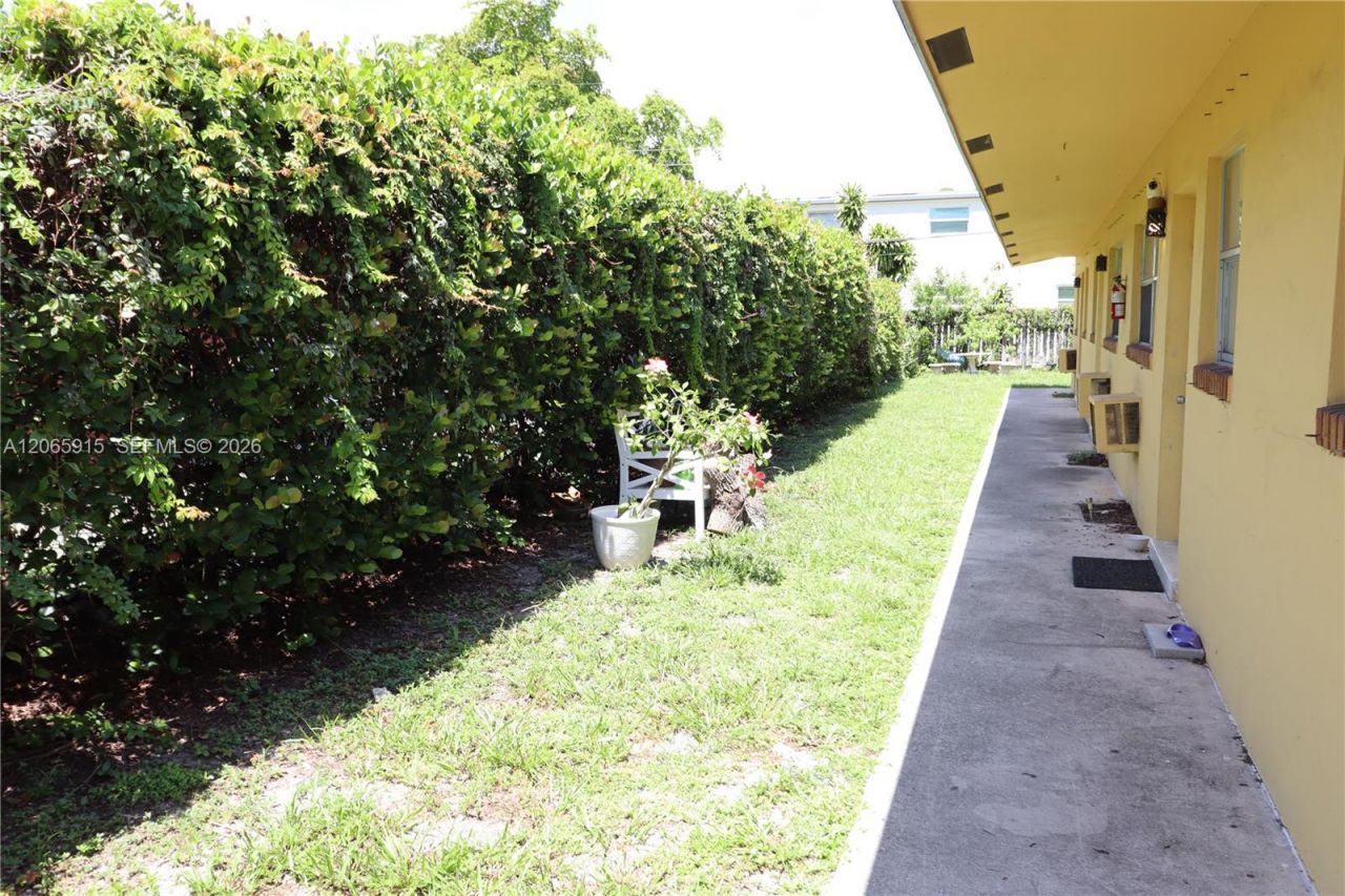 1341 NE 5th Ter, Unit 3, Fort Lauderdale, FL 33304 Photo