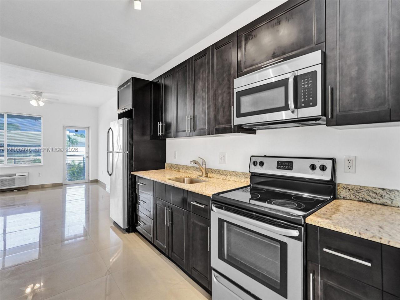 540 74th St, Unit 15, Miami Beach, FL 33141 Photo