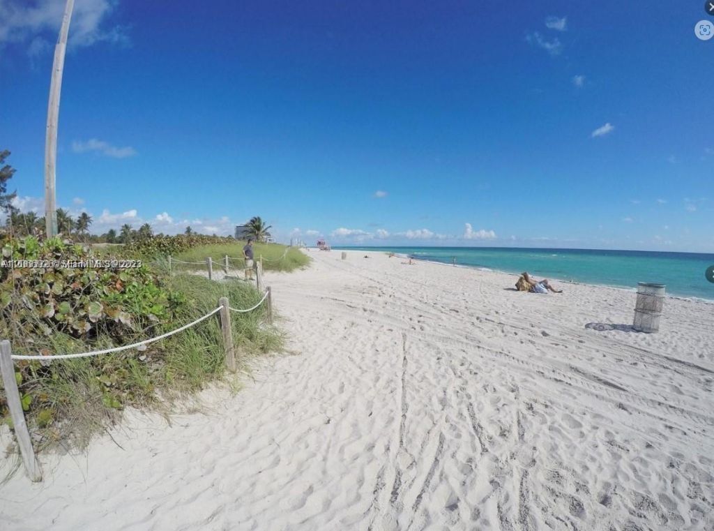 540 74th St, Unit 15, Miami Beach, FL 33141 Photo