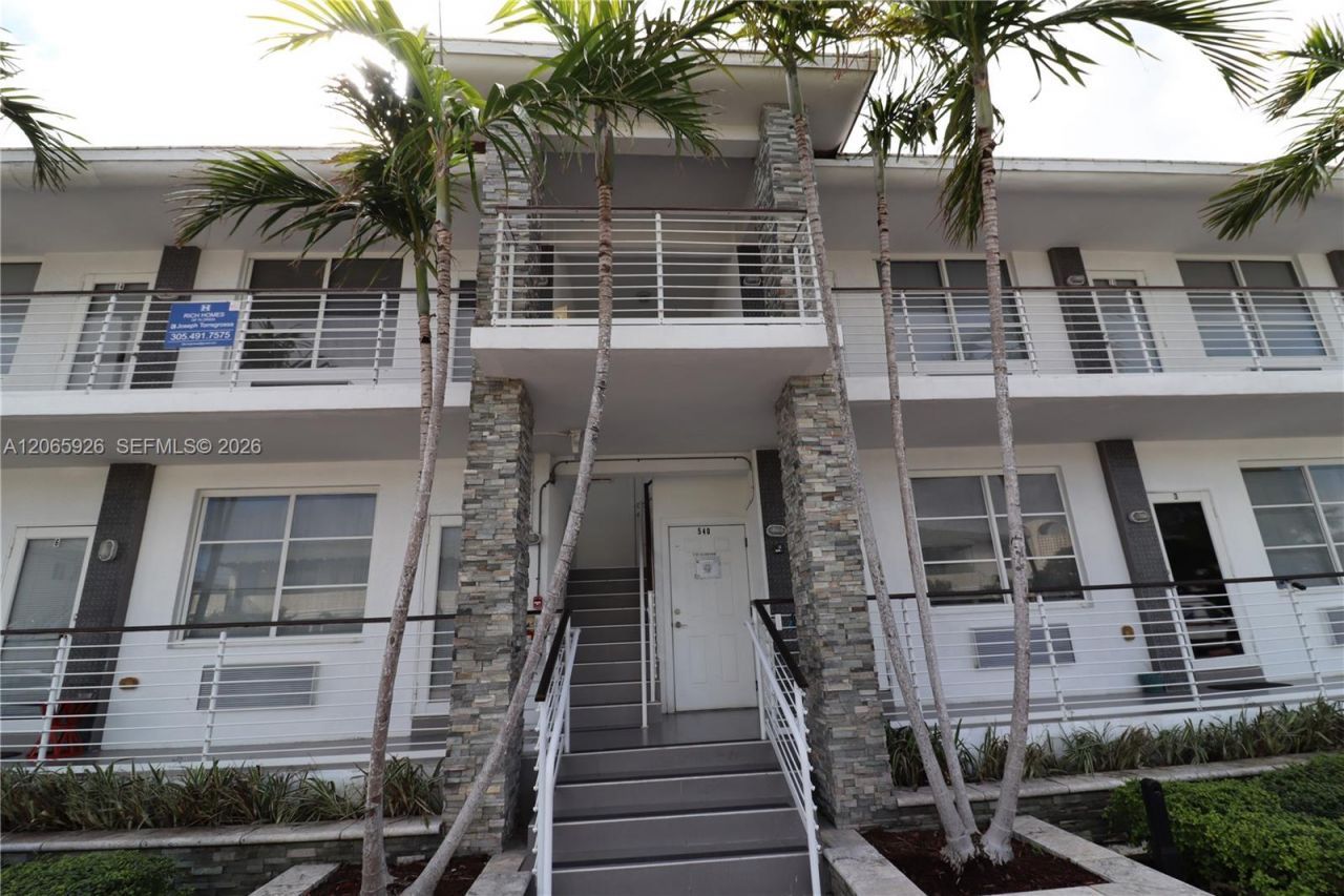 540 74th St, Unit 15, Miami Beach, FL 33141 Photo