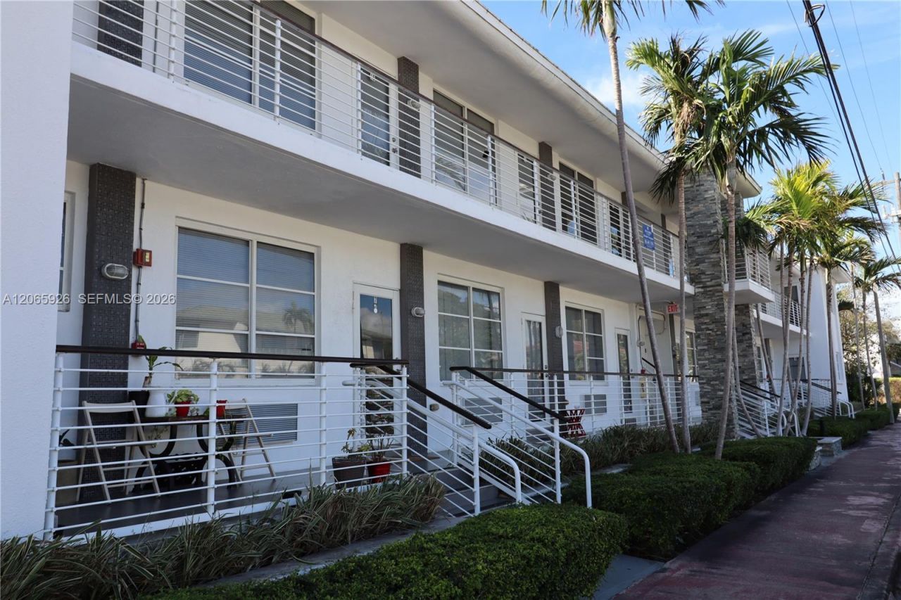 540 74th St, Unit 15, Miami Beach, FL 33141 Photo