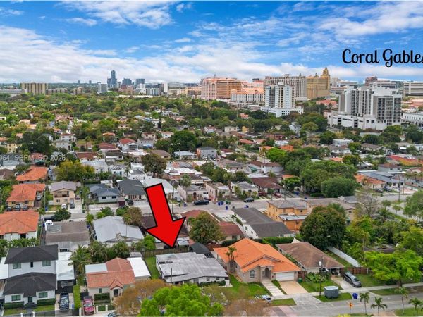 3500 SW 13th St , Miami, FL 33145